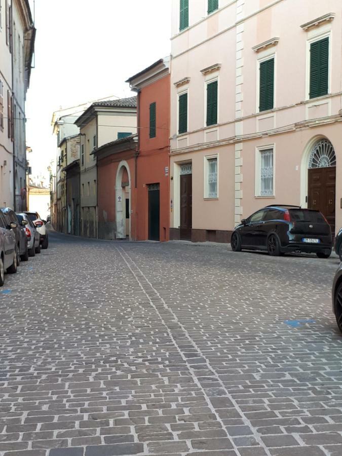 Il Cortile Hotel Jesi Buitenkant foto
